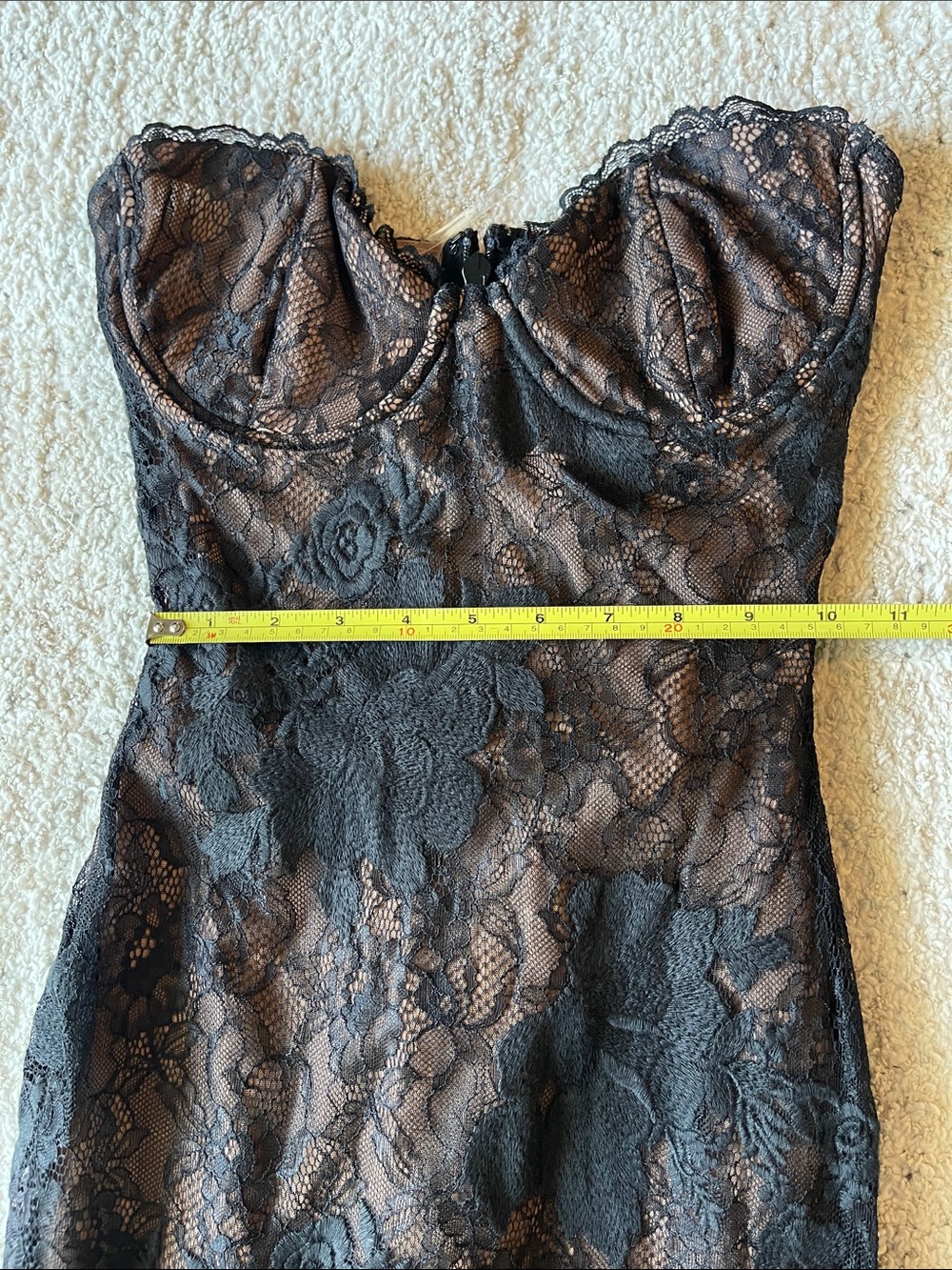 House of CB Black Strapless Lace Mermaid Gown - Picture 11 of 12